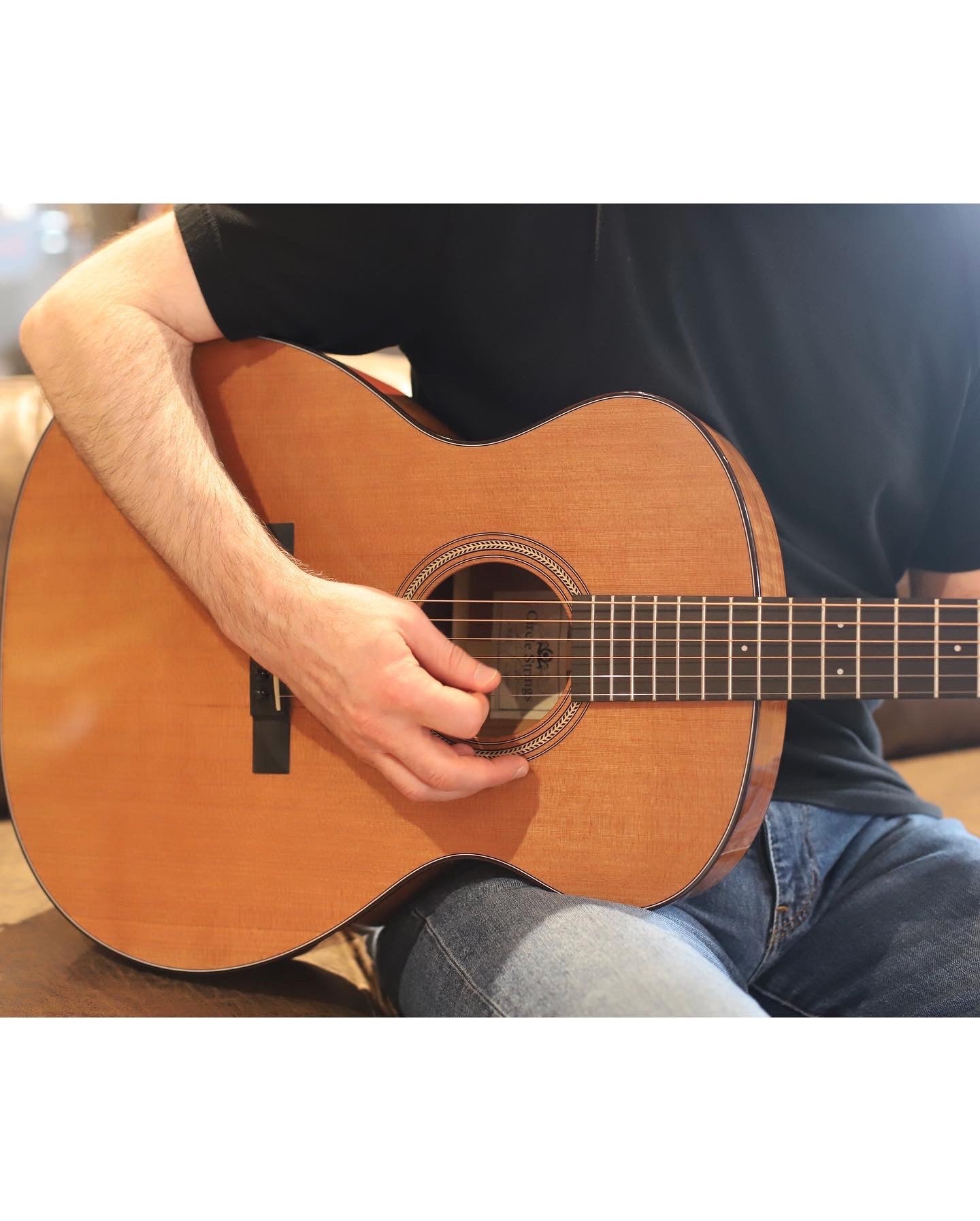 Circle strings online guitars